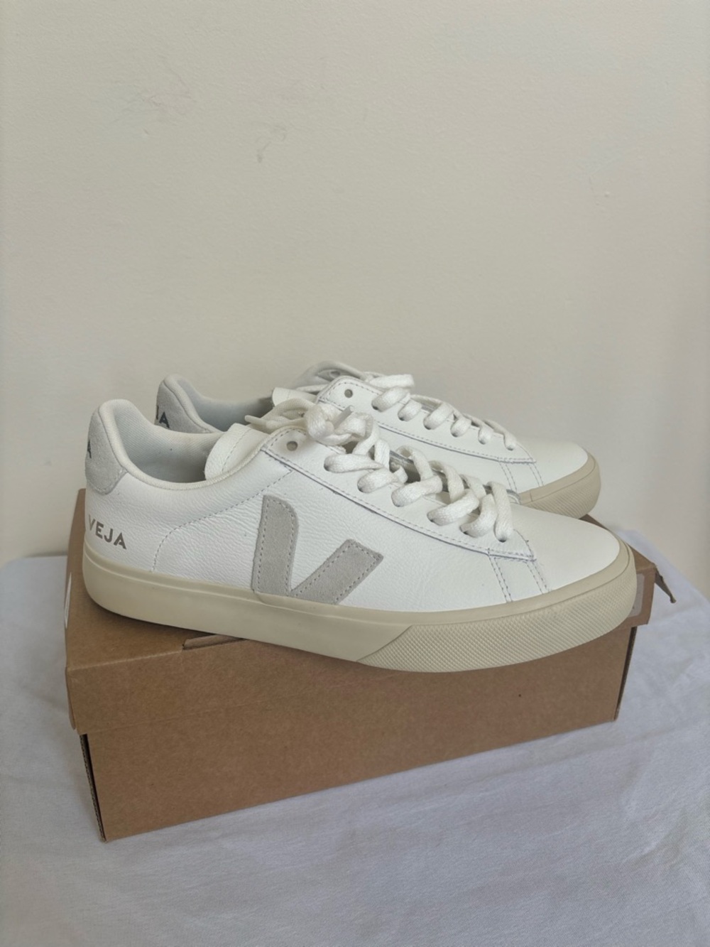 Veja Campo Leather Sneakers Sz8 Eu 39 Extra White/Natural Suede NWB - Picture 3 of 8